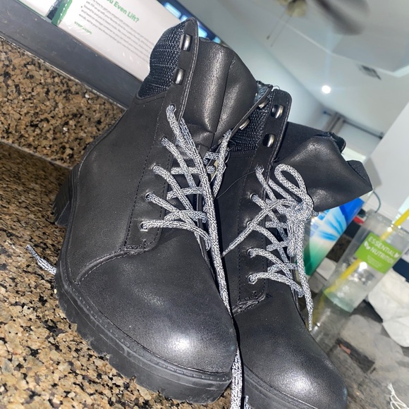Size 11 all Black Women’s Boots - Picture 5 of 6
